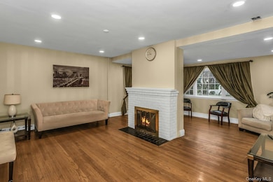 55 Willow St, Garden City, NY 11530 - photo 5