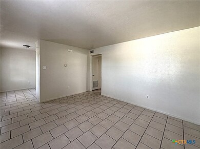 702 N 1st St unit 2, Copperas Cove, TX 76522 - photo 4
