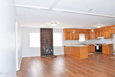Dining/Kitchen