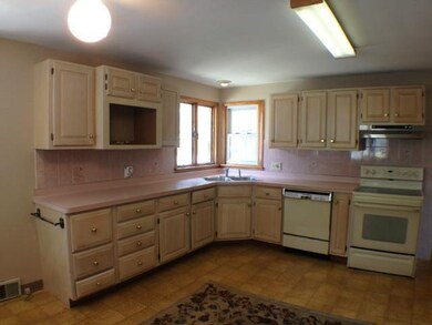 672 Shad St, North Tonawanda, NY 14120 - photo 7