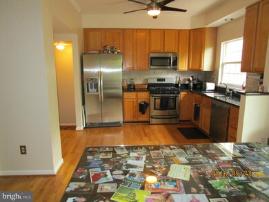 3219 Carnegie Hall Cir, Olney, MD 20832 - photo 4