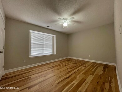 9004 Lakeside Cove, Olive Branch, MS 38654 - photo 4