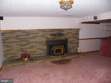 1430 Beacon St, Keyser, WV 26726 - photo 3