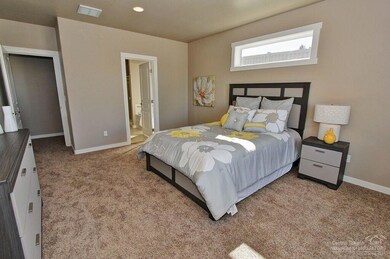 3254 SW Obsidian Ct unit 33, Redmond, OR 97756 - photo 4