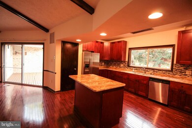 14852 Mockingbird Dr, Germantown, MD 20874 - photo 4