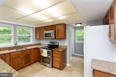 7415 Barkers Ct, Springfield, VA 22153 - photo 7