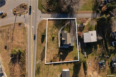 624 E 52 Bypass, Pilot Mountain, NC 27041 - photo 5