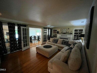 523 Wildwood Ln, Burlington, NC 27215 - photo 5