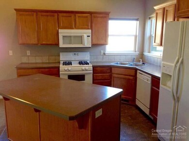 20724 Beaumont Dr, Bend, OR 97701 - photo 4