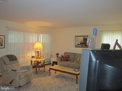 10 Chesterfield Ct, Southampton, NJ 08088 - photo 4