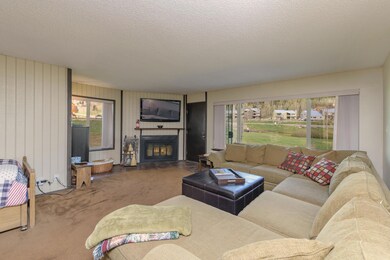 Living Rm