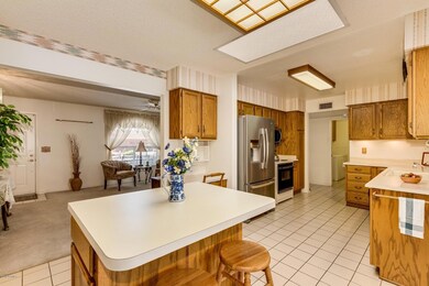 Eat-In Kitchen