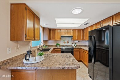Kitchen w/Breakfast Bar