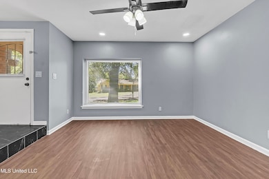 8590 Cedar Cir W, Southaven, MS 38671 - photo 4