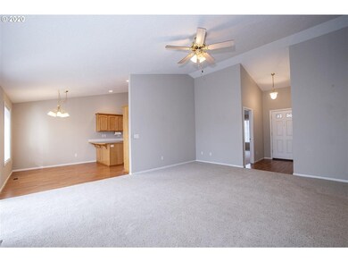 1285 N 1st St, Creswell, OR 97426 - photo 6