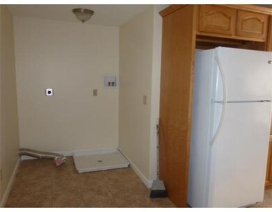 138 Oak St unit 2, Taunton, MA 02780 - photo 4