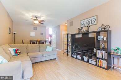 137 Rittenhouse Dr, Woodbury, NJ 08096 - photo 4