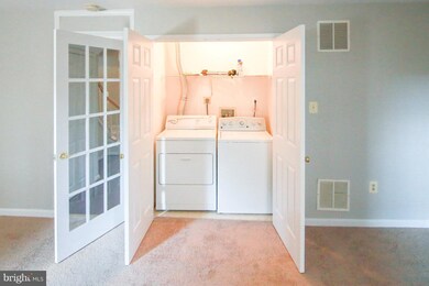 2473 Clover Field Cir, Herndon, VA 20171 - photo 5