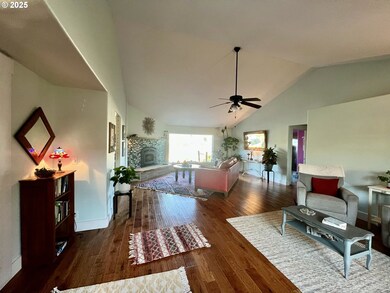 236 Fountain Ct, Brookings, OR 97415 - photo 4