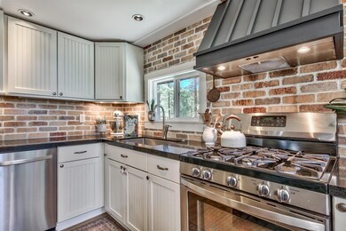 10146 Surrey Place, Truckee, CA 96161 - photo 7