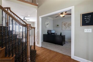 4432 SW Creekview Dr, Lees Summit, MO 64082 - photo 5