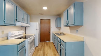 1002 Verde Dr unit A, Bryan, TX 77801 - photo 6