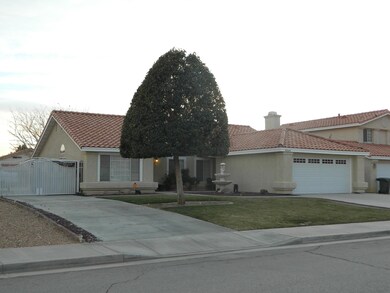 4064 Aero Way, Rosamond, CA 93560 - photo 2