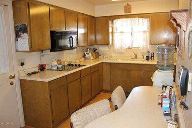 8-Kitchen 2