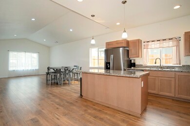 3854 Anthem Ave, White City, OR 97503 - photo 4