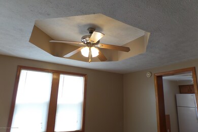 Tray ceiling with fan