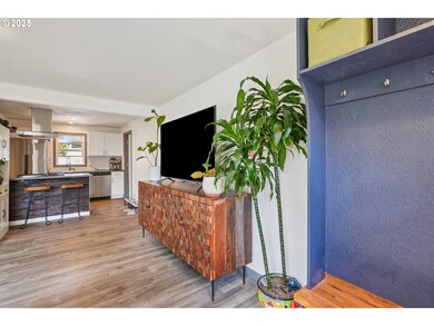 13943 SE Lincoln St unit A, Portland, OR 97233 - photo 5