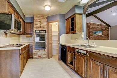 7218 Shady Corners Ln, Houston, TX 77040 - photo 3