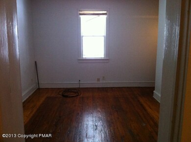 Living Room/Bedroom Combo