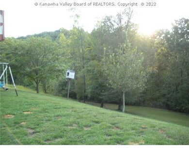 116 White Cedar Dr, Scott Depot, WV 25560 - photo 4