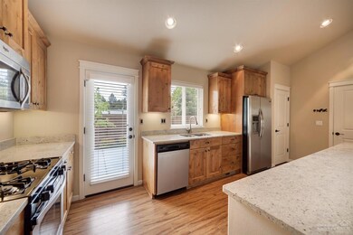 20269 Hufflepuff Ct, Bend, OR 97702 - photo 4