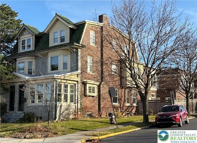 1852 W Chew St, Allentown, PA 18104 - photo 3