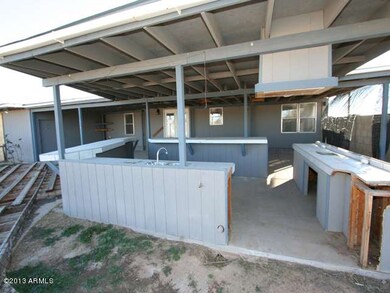 023-240985 outdoor kitchen