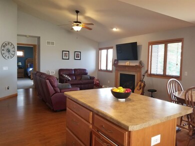 817 Ashworth Dr, Oregon, WI 53575 - photo 3