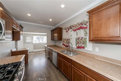 358 E 11th St, Upland, CA 91786 - photo 6