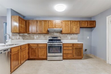 706 N Gaines St, Ennis, TX 75119 - photo 7