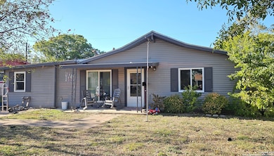 815 Highgate Rd, Universal City, TX 78148 - photo 3