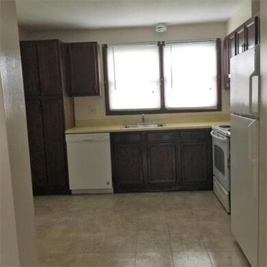 17 Chmura St unit B, Ludlow, MA 01056 - photo 3