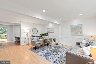 8902 Gutman Ct, Springfield, VA 22153 - photo 3