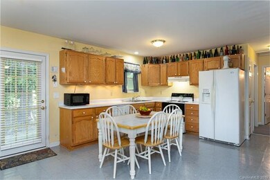 115 S Rowe Rd, Hendersonville, NC 28792 - photo 5