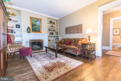 4105 Roland Ave, Baltimore, MD 21211 - photo 4