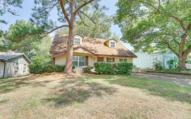 802 Phillips Dr, Ennis, TX 75119 - photo 3