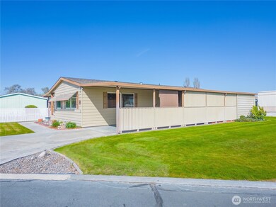 2240 W Broadway Ave unit 2, Moses Lake, WA 98837 - photo 4