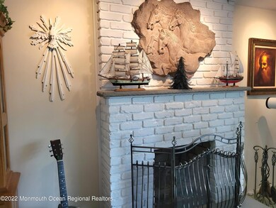 553 Kingsley Ct, Toms River, NJ 08753 - photo 2