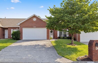 4427 Broadmeadow Way unit 4, Knoxville, TN 37912 - photo 2