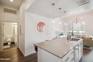 09-Kitchen